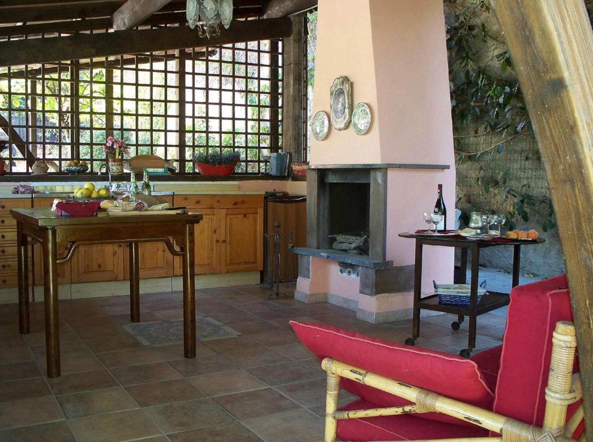 La Tana Del Tasso Ventimiglia Bed & Breakfast Eksteriør bilde