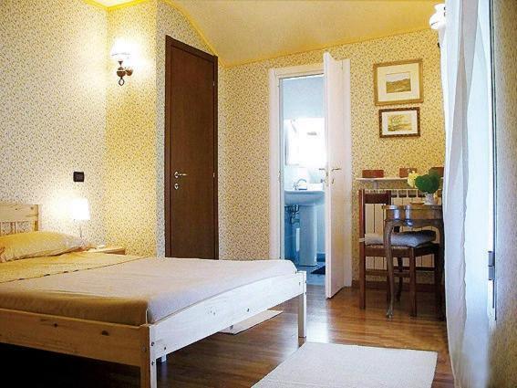 La Tana Del Tasso Ventimiglia Bed & Breakfast Eksteriør bilde