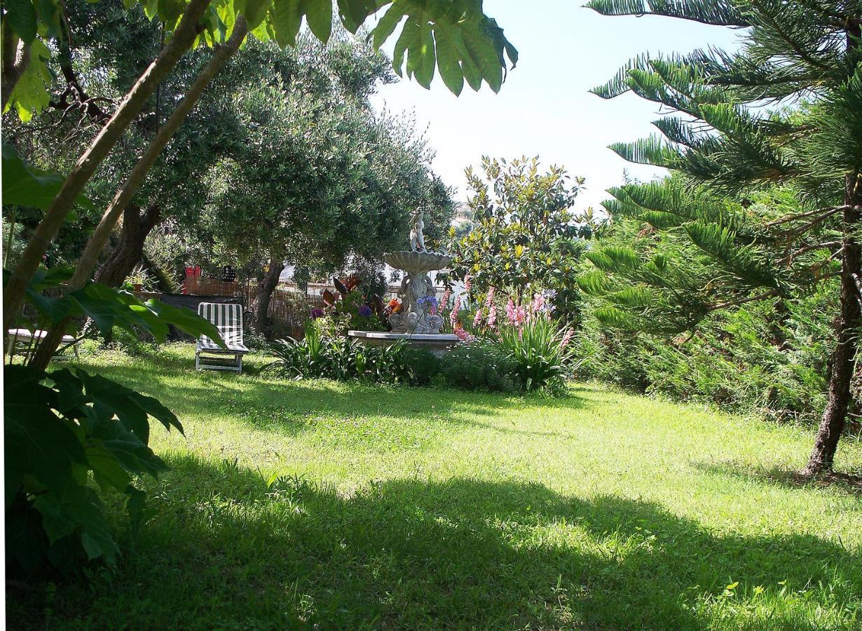 La Tana Del Tasso Ventimiglia Bed & Breakfast Eksteriør bilde