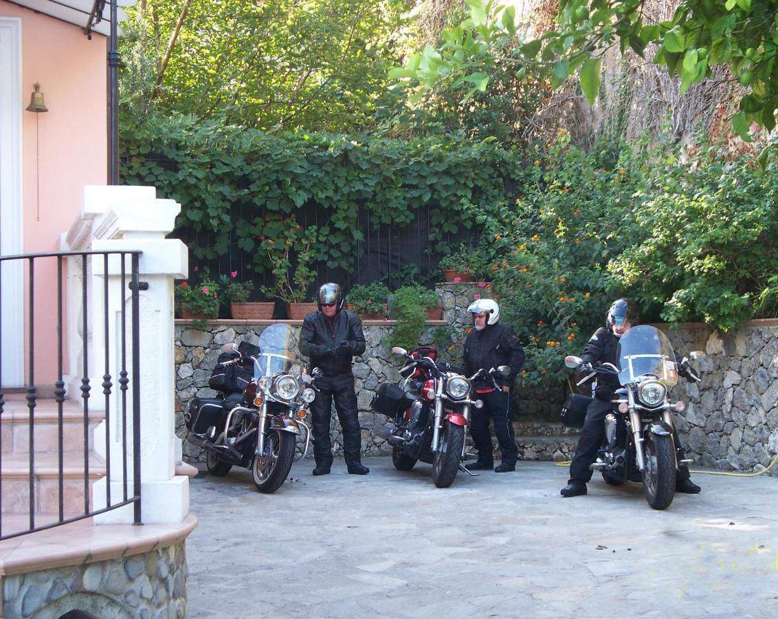 La Tana Del Tasso Ventimiglia Bed & Breakfast Eksteriør bilde