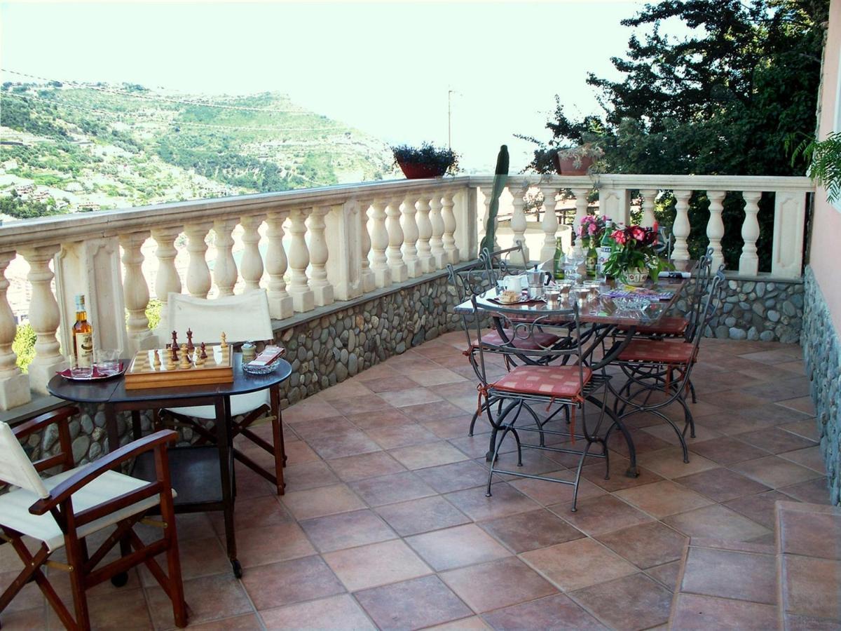 La Tana Del Tasso Ventimiglia Bed & Breakfast Eksteriør bilde