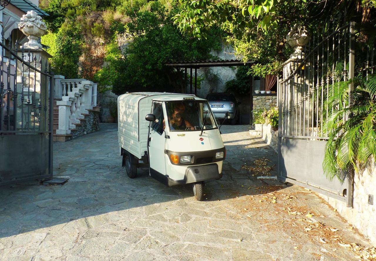 La Tana Del Tasso Ventimiglia Bed & Breakfast Eksteriør bilde
